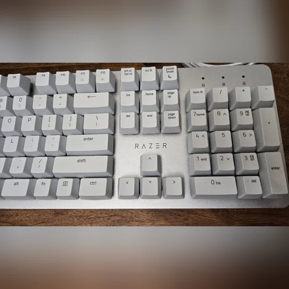 Razer Pro Type Wireless Mechanical Keyboard - Picture 3 of 9